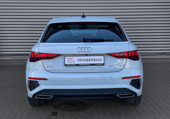 Подержанный автомобиль Audi A3 Hatchback 2021 года (6 фото)