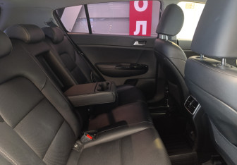 Подержанный автомобиль Kia Sportage 2021 года (8 фото)