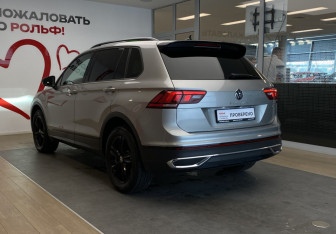 Подержанный автомобиль Volkswagen Tiguan 2021 года (6 фото)