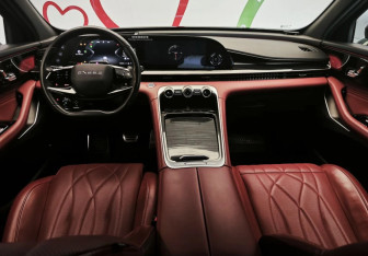 Подержанный автомобиль Exeed RX 2023 года (9 фото)