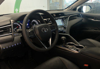 Подержанный автомобиль Toyota Camry Sedan 2020 года (16 фото)