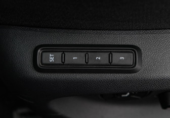 Подержанный автомобиль Volkswagen Tiguan 2025 года (28 фото)