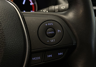 Подержанный автомобиль Toyota RAV4 2021 года (21 фото)