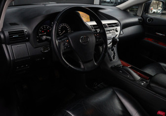 Подержанный автомобиль Lexus RX 2011 года (11 фото)