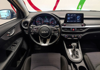 Подержанный автомобиль Kia Cerato Sedan 2021 года (10 фото)