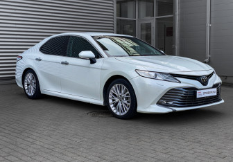 Подержанный автомобиль Toyota Camry Sedan 2018 года (3 фото)