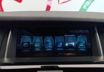 Подержанный автомобиль BMW X4 2016 года (21 фото)