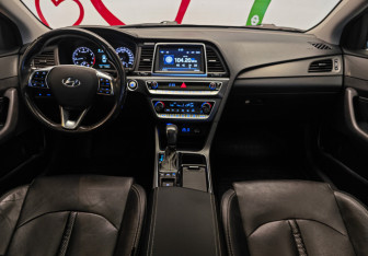 Подержанный автомобиль Hyundai Sonata 2018 года (9 фото)