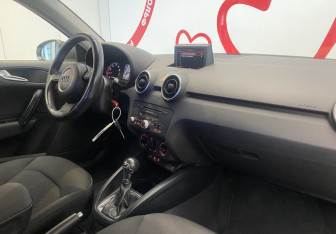 Подержанный автомобиль Audi A1 2014 года (7 фото)