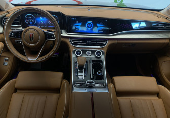 Подержанный автомобиль Hongqi H9 2024 года (14 фото)