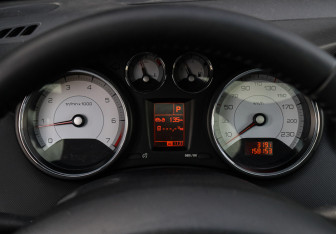 Подержанный автомобиль Peugeot 308 Wagon 2009 года (18 фото)
