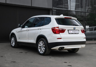Подержанный автомобиль BMW X3 2012 года (6 фото)