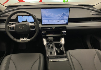 Новый Toyota RAV4 2025 (7 фото)