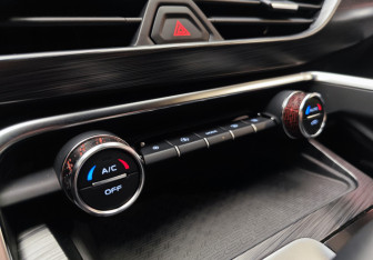 Подержанный автомобиль Geely Tugella 2024 года (15 фото)