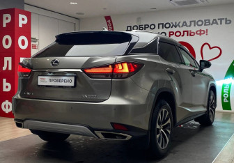 Подержанный автомобиль Lexus RX 2021 года (4 фото)