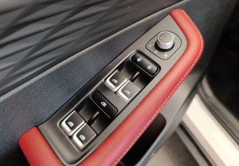 Подержанный автомобиль Geely Coolray 2024 года (12 фото)