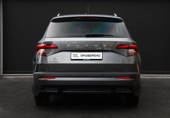 Подержанный автомобиль Skoda Karoq 2021 года (5 фото)