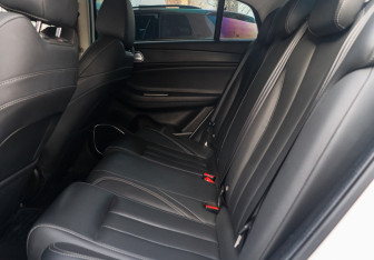 Подержанный автомобиль Omoda S5 2024 года (10 фото)