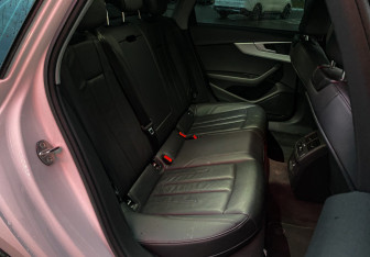 Подержанный автомобиль Audi A4 Sedan 2018 года (24 фото)