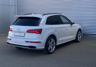Подержанный автомобиль Audi SQ5 2020 года (4 фото)