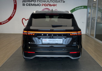 Подержанный автомобиль Geely Monjaro 2024 года (5 фото)