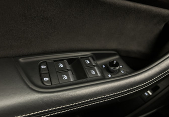 Подержанный автомобиль Audi Q8 2019 года (15 фото)