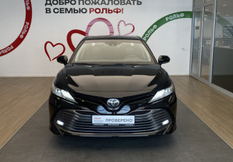 Подержанный автомобиль Toyota Camry Sedan 2020 года (2 фото)