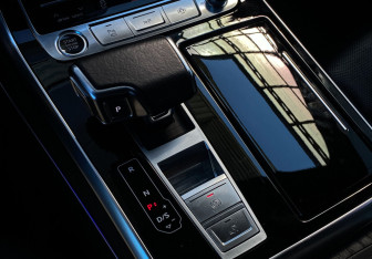 Подержанный автомобиль Audi Q7 2020 года (22 фото)