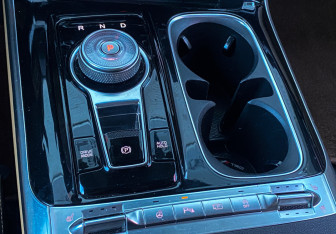 Подержанный автомобиль Kia Carnival 2021 года (13 фото)