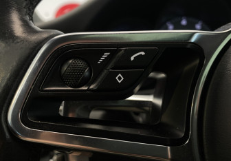 Подержанный автомобиль Porsche Macan 2015 года (23 фото)