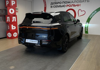 Подержанный автомобиль Voyah Free 2023 года (4 фото)
