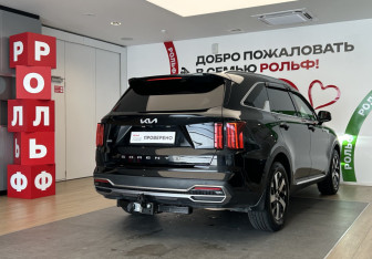 Подержанный автомобиль Kia Sorento 2022 года (4 фото)