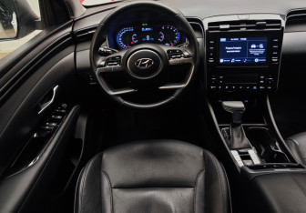 Подержанный автомобиль Hyundai Tucson 2022 года (9 фото)