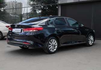 Подержанный автомобиль Kia Optima Sedan 2018 года (4 фото)