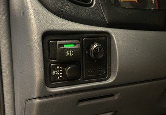 Подержанный автомобиль Nissan Almera Classic 2006 года (13 фото)