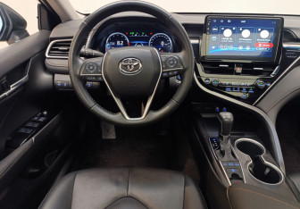 Подержанный автомобиль Toyota Camry Sedan 2022 года (13 фото)