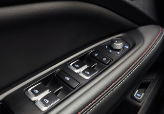 Подержанный автомобиль Geely Tugella 2024 года (10 фото)