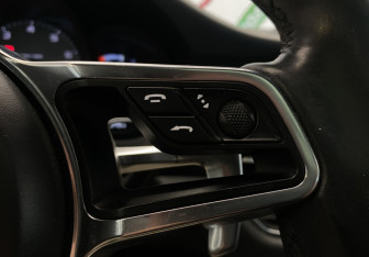 Подержанный автомобиль Porsche Macan 2015 года (20 фото)