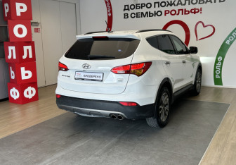 Подержанный автомобиль Hyundai Santa Fe 2013 года (4 фото)