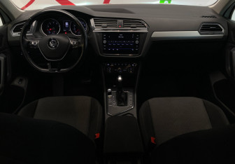 Подержанный автомобиль Volkswagen Tiguan 2019 года (10 фото)