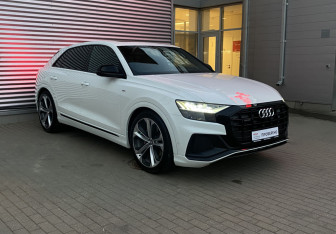 Подержанный автомобиль Audi Q8 2019 года (3 фото)