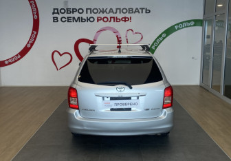 Подержанный автомобиль Toyota Corolla Wagon 2007 года (5 фото)