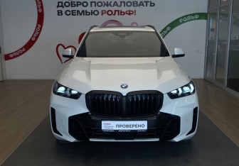 Подержанный автомобиль BMW X5 2025 года (2 фото)
