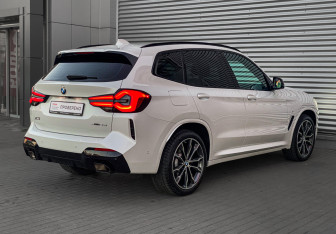 Подержанный автомобиль BMW X3 2024 года (6 фото)