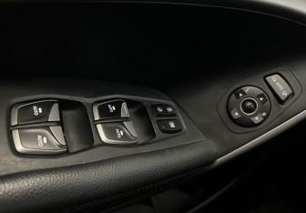 Подержанный автомобиль Hyundai Santa Fe 2013 года (16 фото)