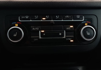 Подержанный автомобиль Volkswagen Tiguan 2012 года (10 фото)