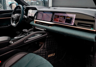 Подержанный автомобиль Geely Monjaro 2023 года (9 фото)