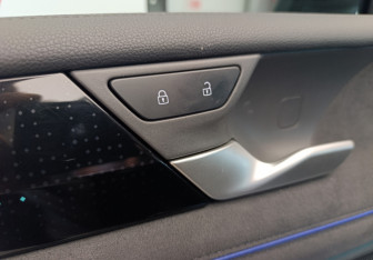 Подержанный автомобиль Volkswagen Tiguan 2025 года (14 фото)