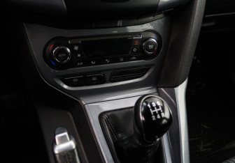 Подержанный автомобиль Ford Focus Wagon 2012 года (13 фото)
