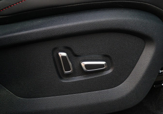 Подержанный автомобиль JAC T9 2025 года (14 фото)